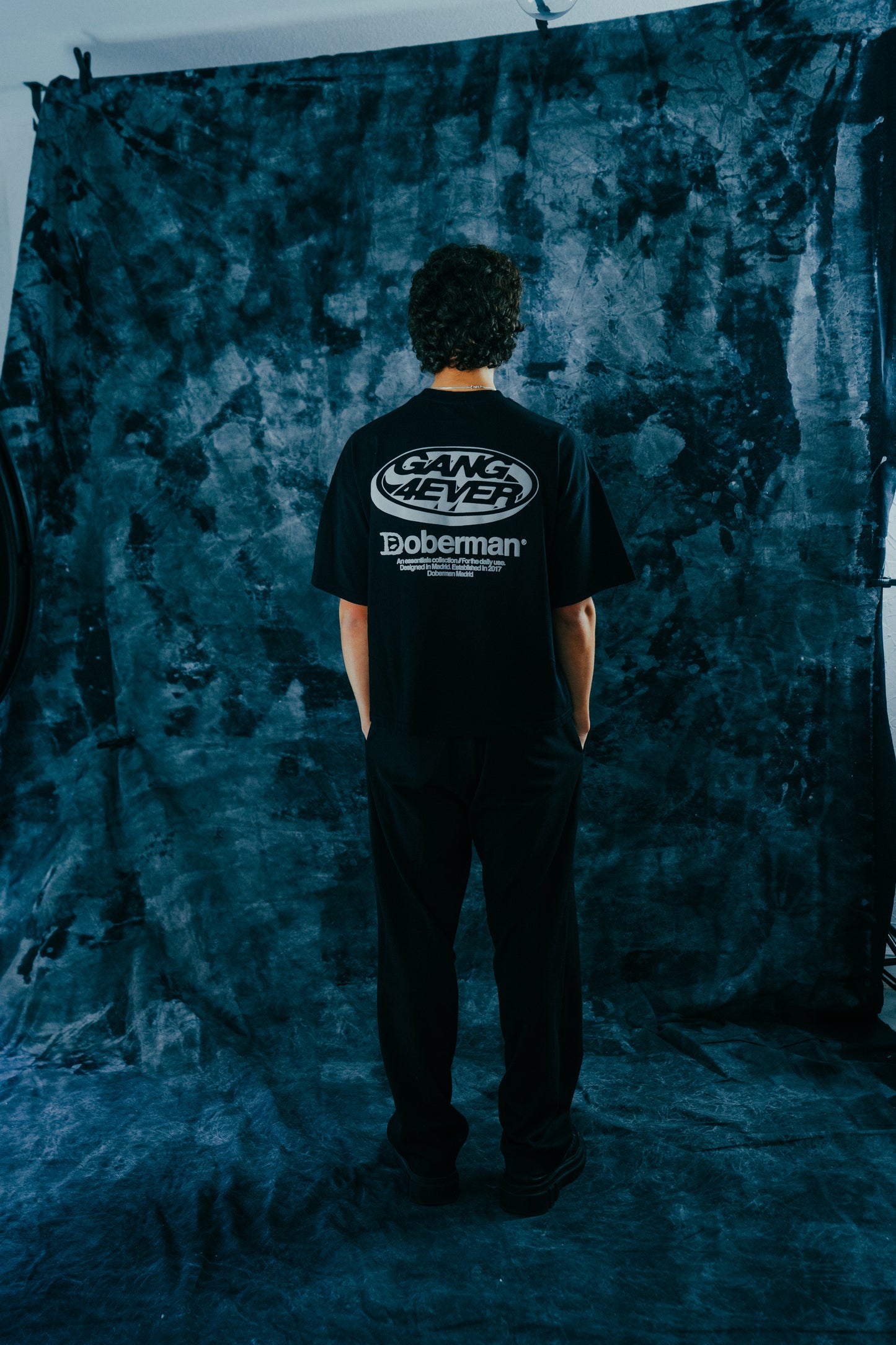 Essential Tee Black