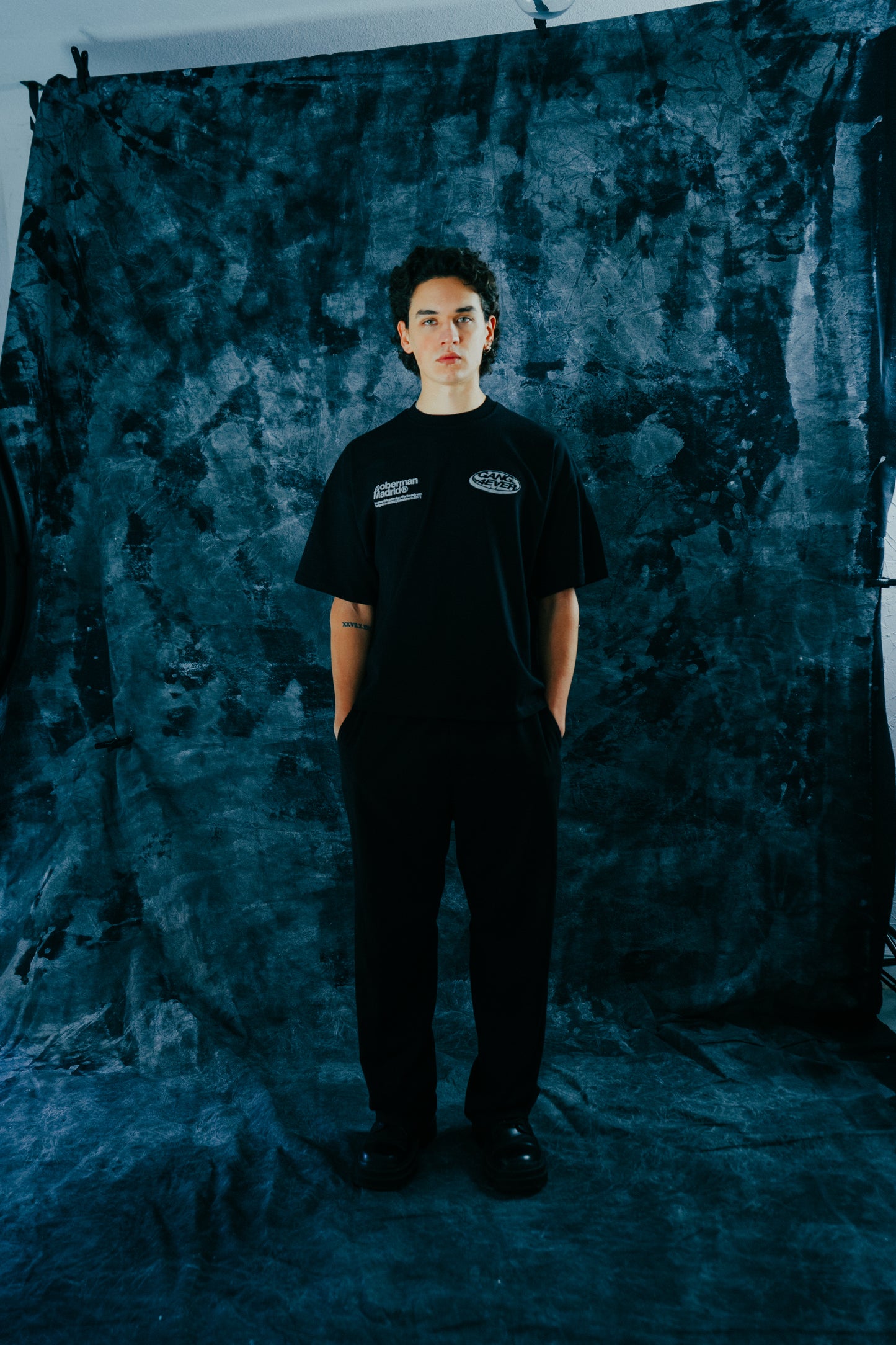 Essential Tee Black