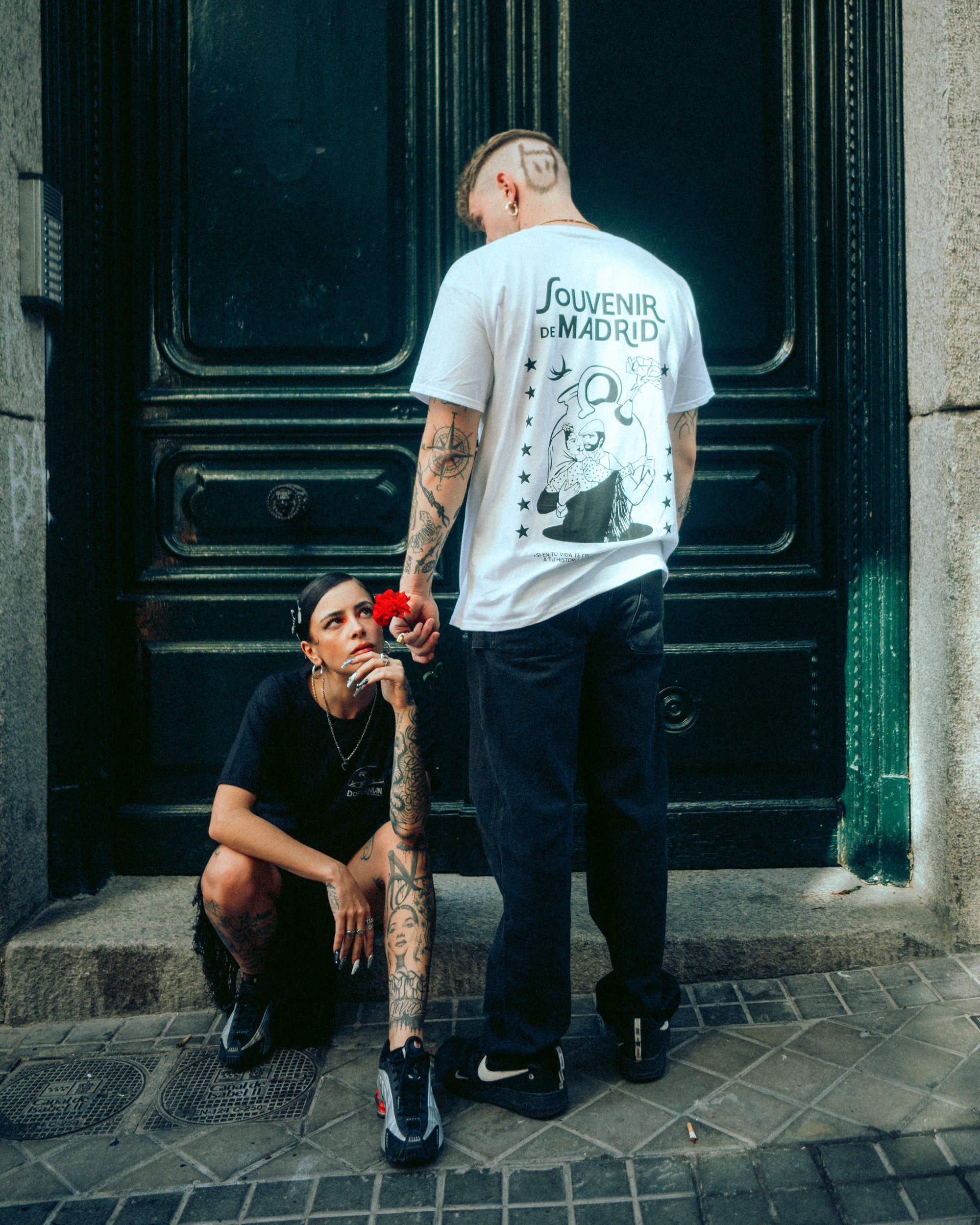 Souvenir Tee White + Pin