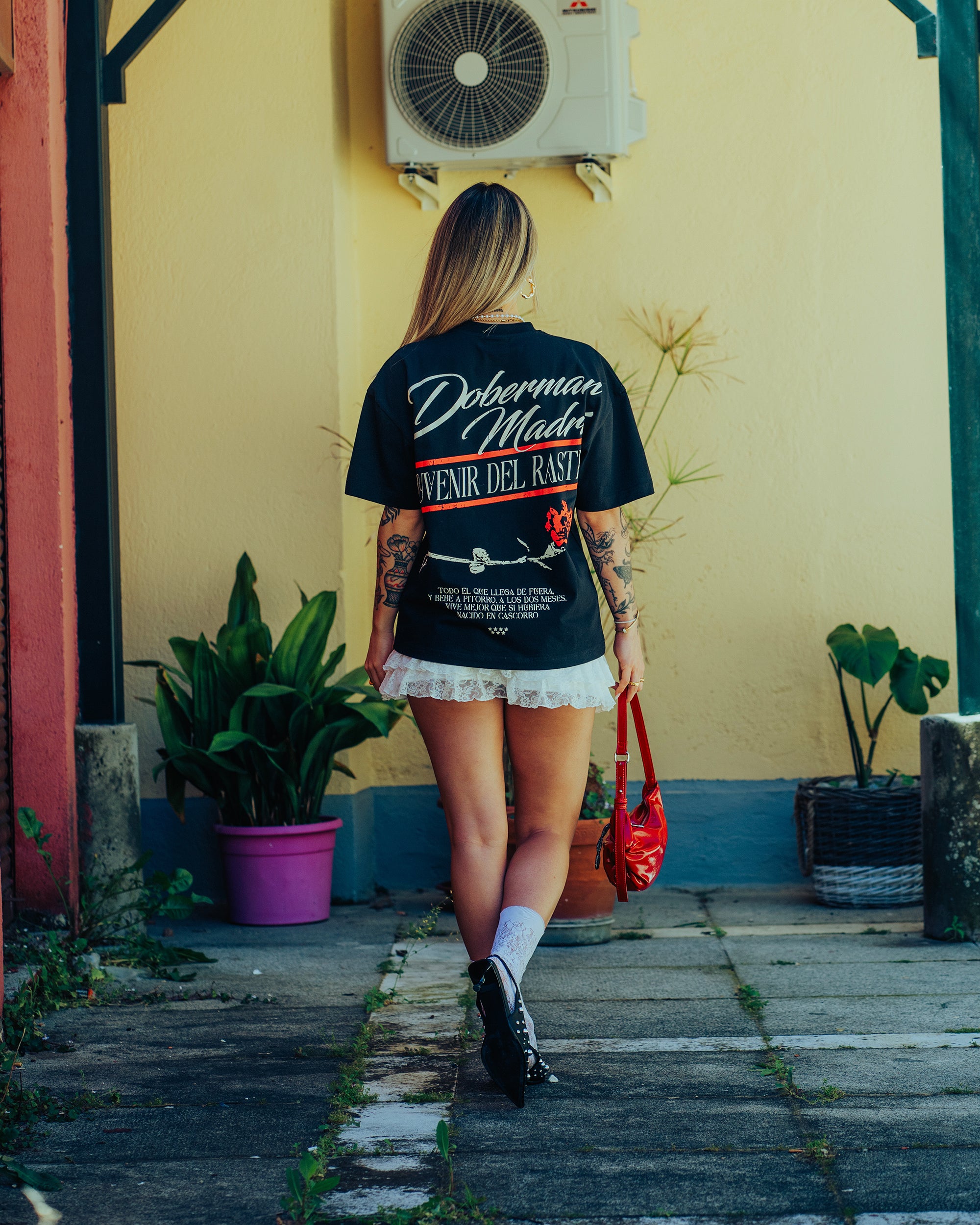 T-shirt souvenir vol. II Noir + Aimant